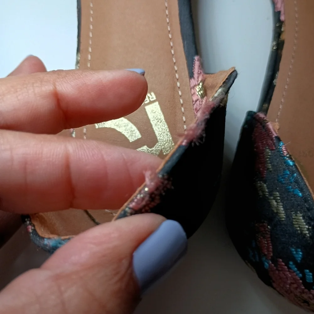 Women's Report Fabric Flats Size 7.5 M
